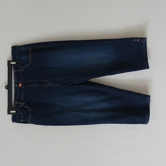 Gloria Vanderbilt All-Around Slimming Effect Jean/ Denim Capri - Picture 1 of 12